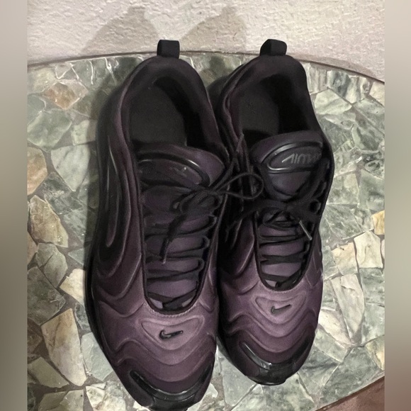 🔥NIKE AIR MAX 720 'TOTAL ECLIPSE' RARE - Picture 2 of 10